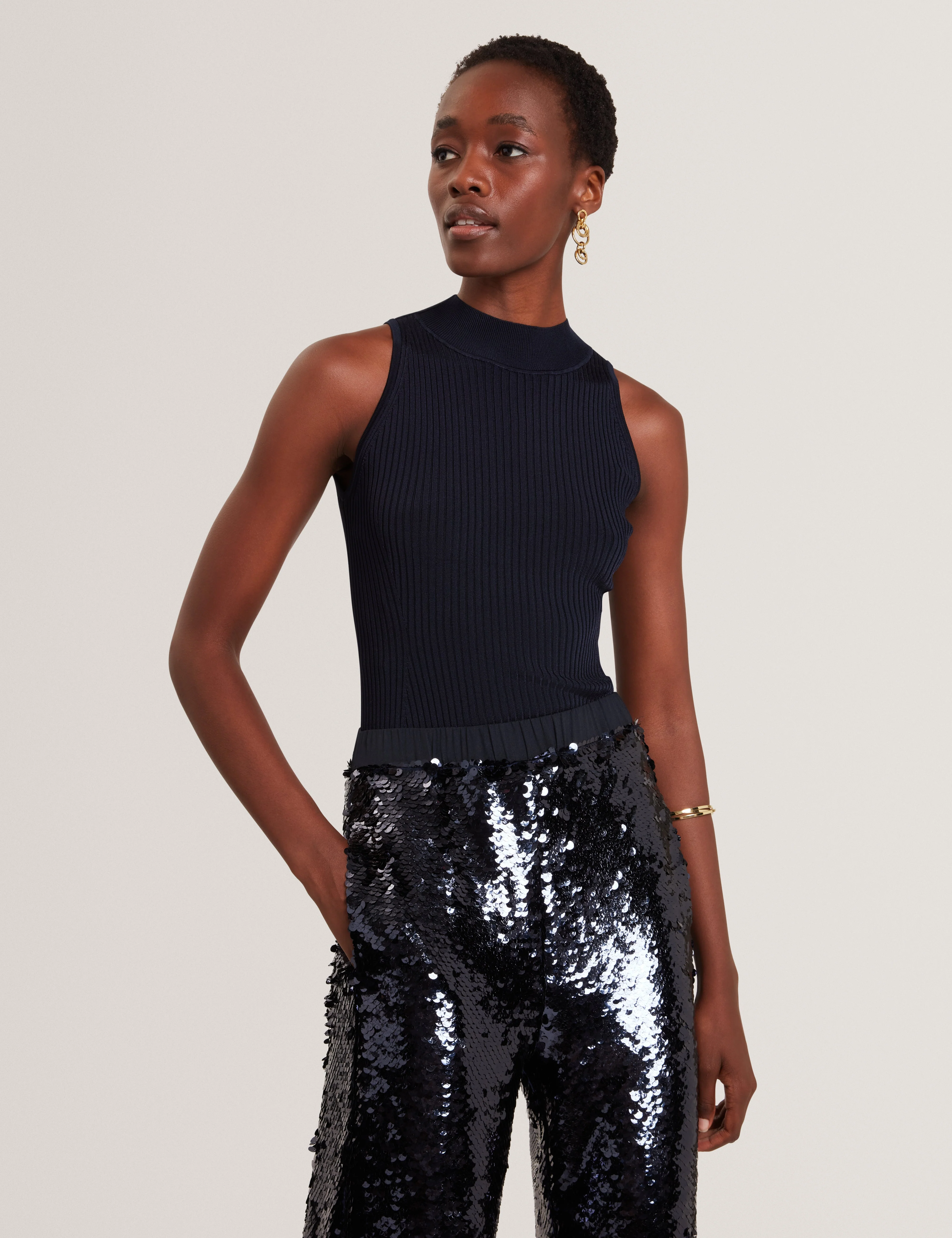 Women's Tops & T-Shirts Outlet